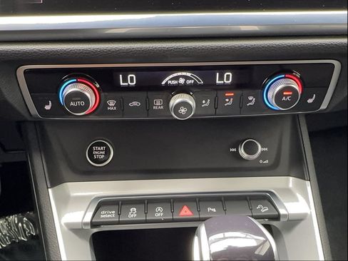 Used 2023 Audi Q3 2.0T Premium w/ Convenience Package AWD/4WD image 47
