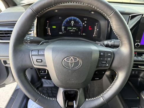 Used 2025 Toyota Camry XSE image 15