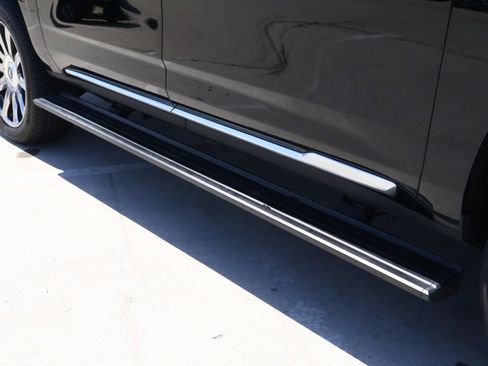 Used 2024 Cadillac Escalade ESV Premium Luxury Platinum AWD/4WD image 14