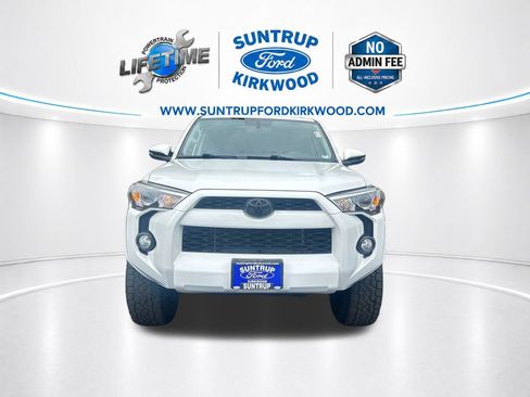 Used 2015 Toyota 4Runner SR5 Premium AWD/4WD image 9