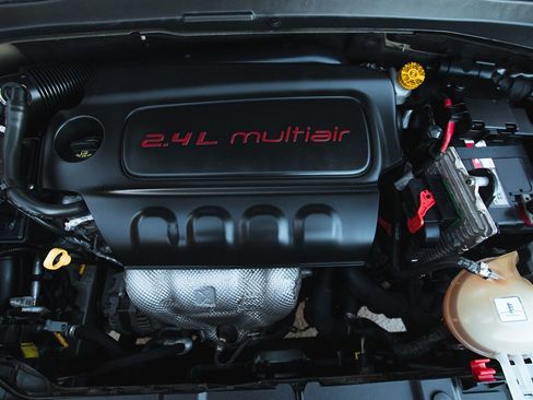 Used 2017 Jeep Renegade Latitude image 11