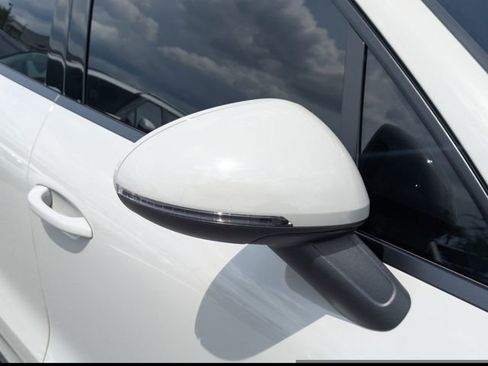 Used 2020 Porsche Macan AWD/4WD image 10