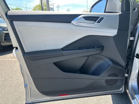 New 2026 Volkswagen Taos SE AWD/4WD image 5