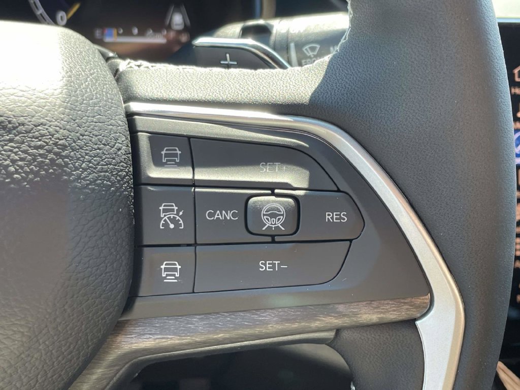 New 2027 Jeep Grand Cherokee Altitude AWD/4WD image 33