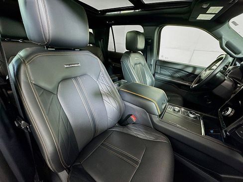 Used 2024 Ford Expedition Max Platinum image 32