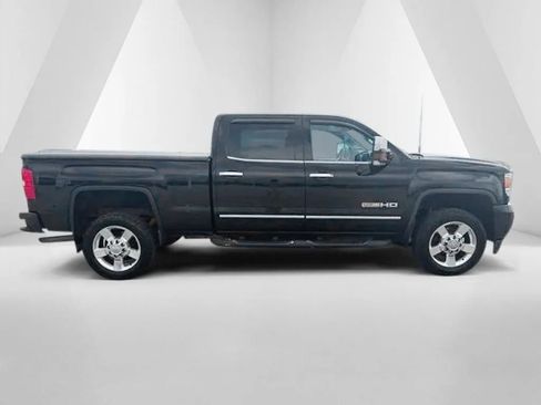 Used 2016 GMC Sierra 2500 SLT w/ All-Terrain HD Package AWD/4WD image 8