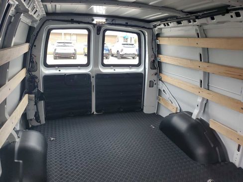 Used 2024 GMC Savana 2500 w/ Driver Convenience Package image 13