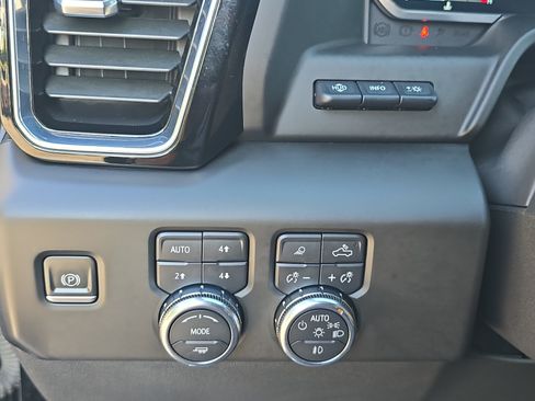 Used 2022 GMC Sierra 1500 Denali w/ Denali Reserve Package AWD/4WD image 28