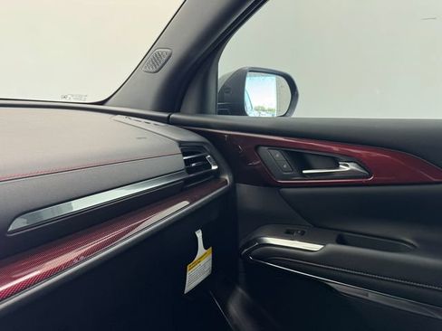 Used 2026 Chevrolet Traverse RS w/ LPO, Floor Liner Package FWD image 38