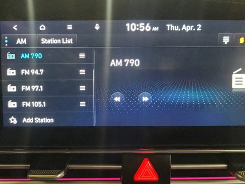 Used 2024 Hyundai Elantra SEL FWD image 25