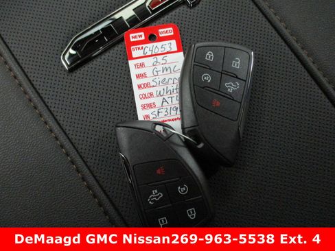 New 2025 GMC Sierra 2500 AT4 w/ Technology Package image 35