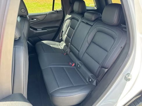 Used 2025 Chevrolet Equinox LT w/ Convenience Package II FWD image 23