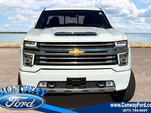 Used 2021 Chevrolet Silverado 2500 High Country image 2