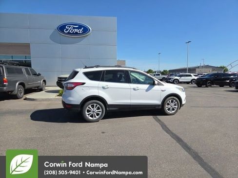 Used 2018 Ford Escape SE w/ Ford Safe & Smart Package AWD/4WD image 5