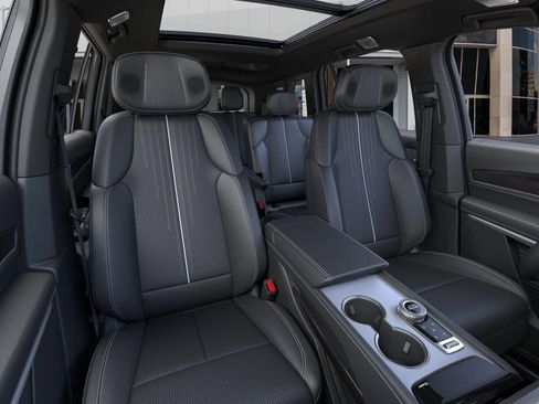 New 2026 Cadillac Vistiq Premium Luxury w/ LPO, Floor Liner Package AWD/4WD image 16