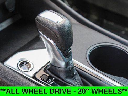 Used 2025 Nissan Altima 2.5 SV AWD/4WD image 19