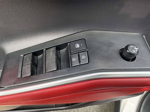 Used 2022 Toyota Highlander XSE FWD image 20