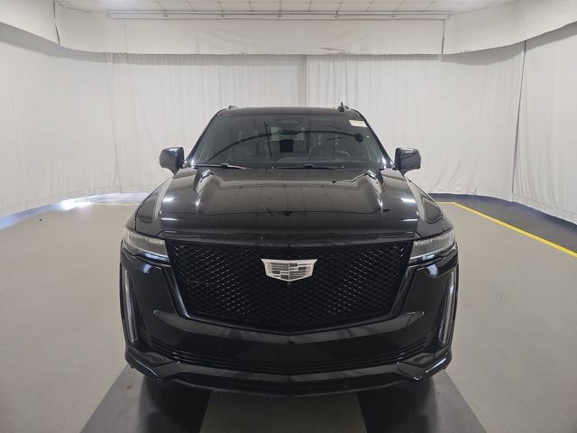 Used 2024 Cadillac Escalade ESV Sport w/ LPO, ONYX Package AWD/4WD image 2