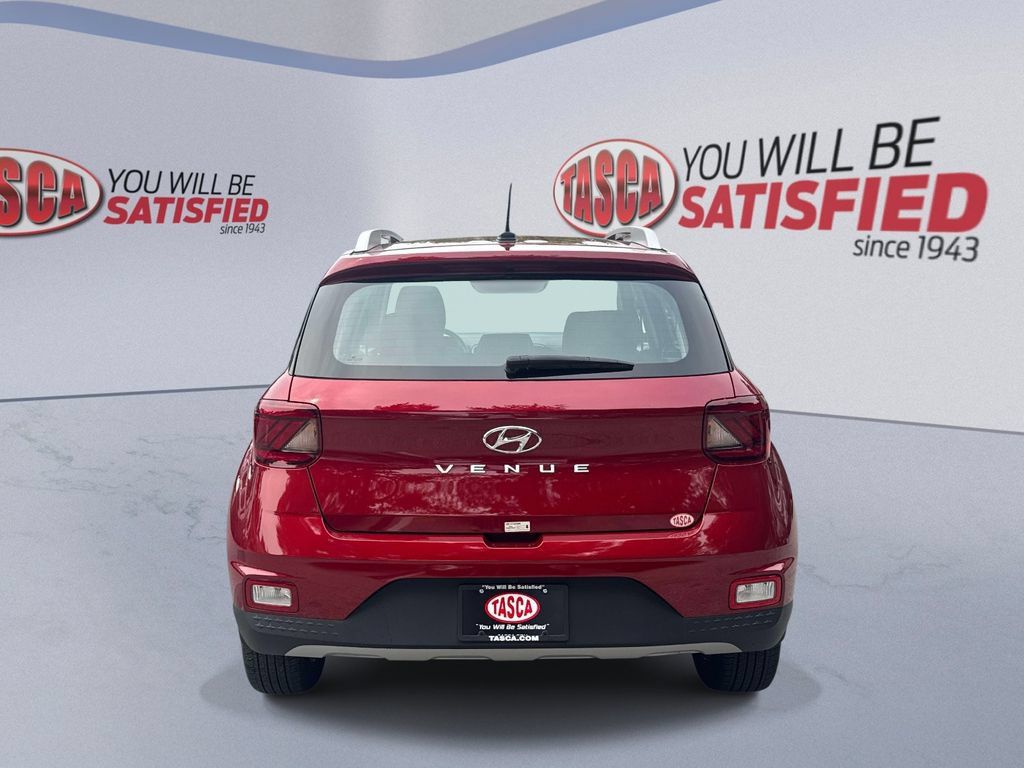 Certified 2024 Hyundai Venue Limited FWD image 5