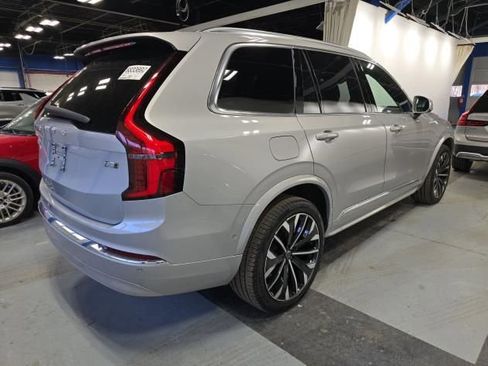 Used 2025 Volvo XC90 B5 Plus AWD/4WD image 4