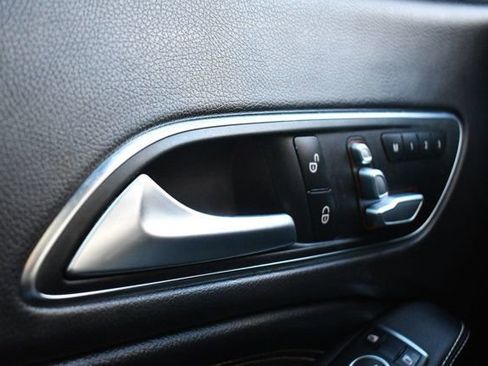 Used 2019 Mercedes-Benz CLA 250 4MATIC w/ Premium Package image 19