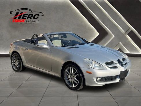 Used 2009 Mercedes-Benz SLK 300 image 3