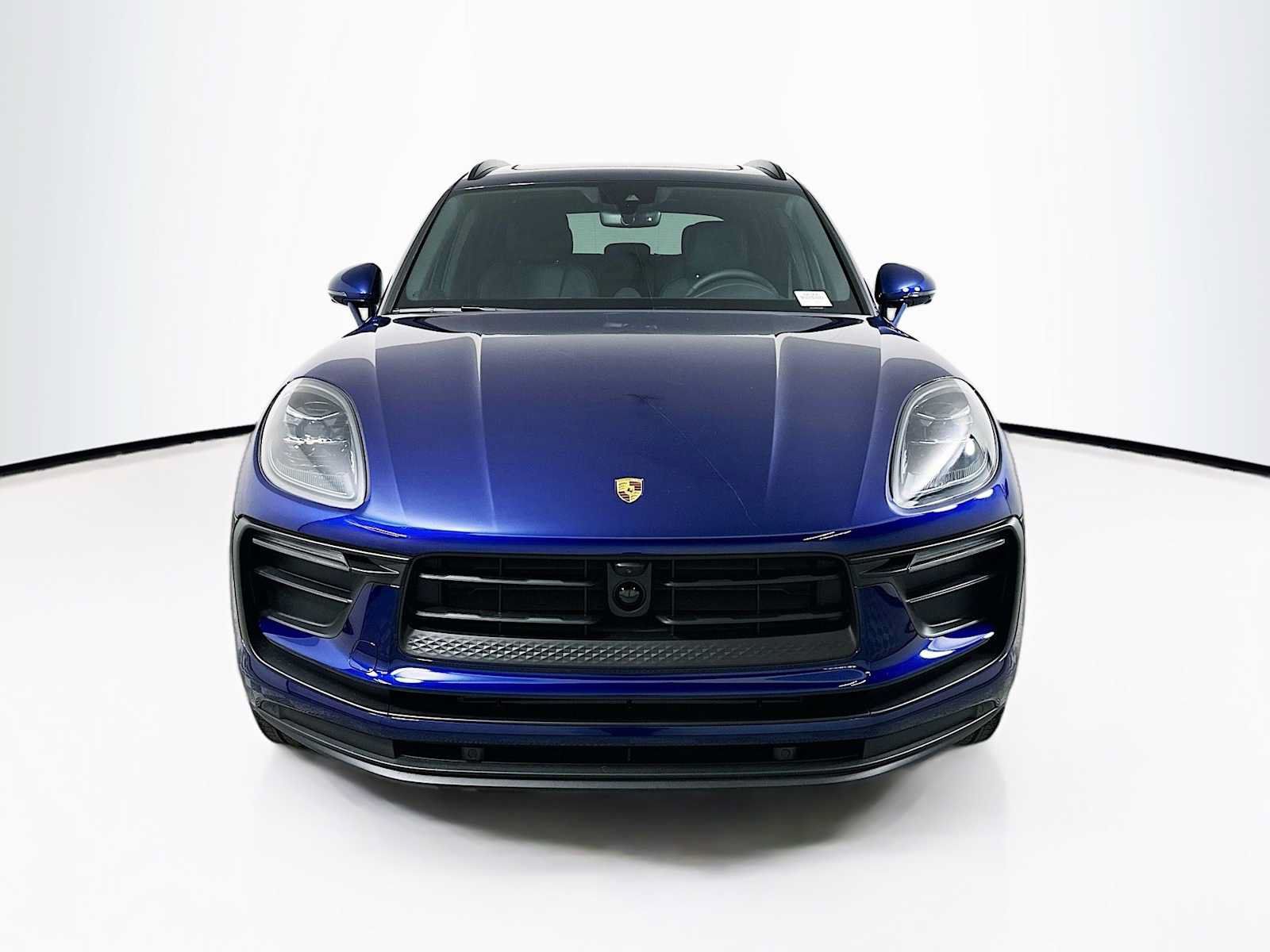 Used 2026 Porsche Macan AWD/4WD image 6