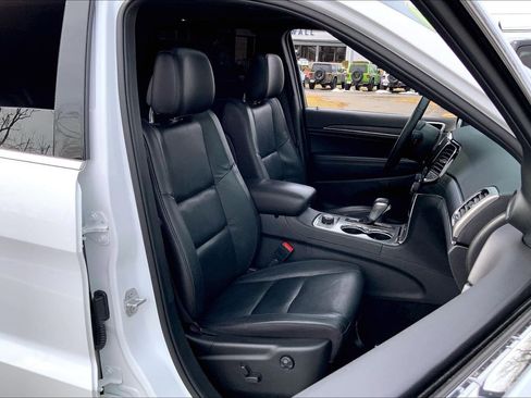 Used 2022 Jeep Grand Cherokee Limited image 7