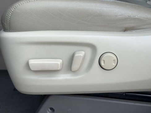 Used 2017 Toyota Sienna XLE w/ XLE Navigation Package FWD image 13