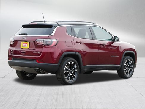 Used 2022 Jeep Compass Limited AWD/4WD image 7