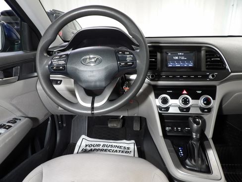 Used 2019 Hyundai Elantra SE FWD image 9