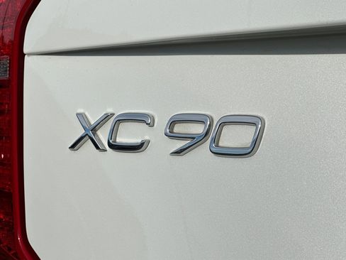 Certified 2023 Volvo XC90 T8 Plus w/ Protection Package image 13