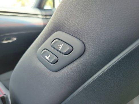 Used 2023 Genesis GV70 2.5T w/ Sport Prestige Package AWD/4WD image 14