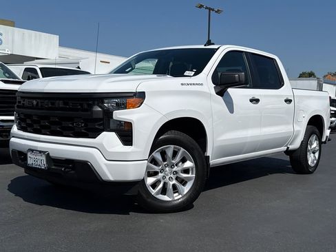 Used 2025 Chevrolet Silverado 1500 Custom RWD image 2
