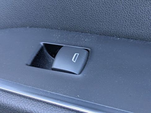 Used 2023 Chevrolet Silverado 1500 LT image 32