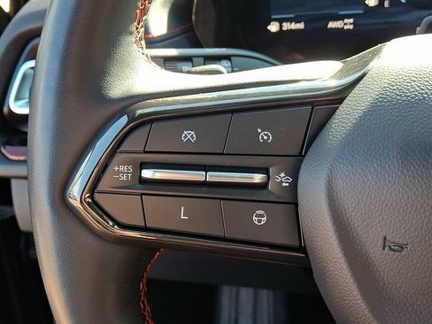 Used 2024 Chevrolet Traverse RS AWD/4WD image 34
