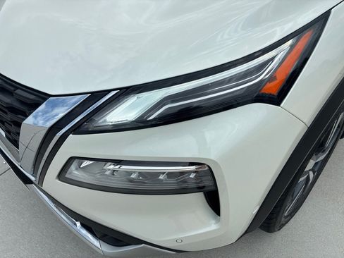 Used 2022 Nissan Rogue Platinum w/ Head-Up Display Package AWD/4WD image 11