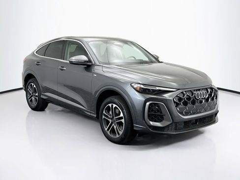 Used 2025 Audi Q5 Premium Plus w/ Premium Plus AWD/4WD image 4