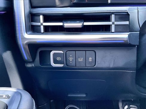 Used 2024 Hyundai Santa Fe Limited image 33