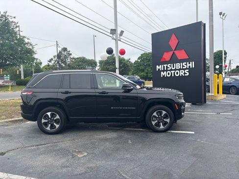 Used 2023 Jeep Grand Cherokee 4WD 4xe image 2