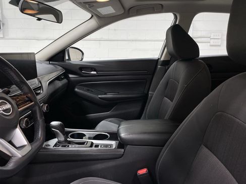 Used 2024 Nissan Altima 2.5 SV w/ SV Premium Package AWD/4WD image 13