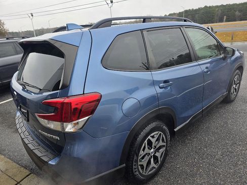 Used 2020 Subaru Forester Premium image 5