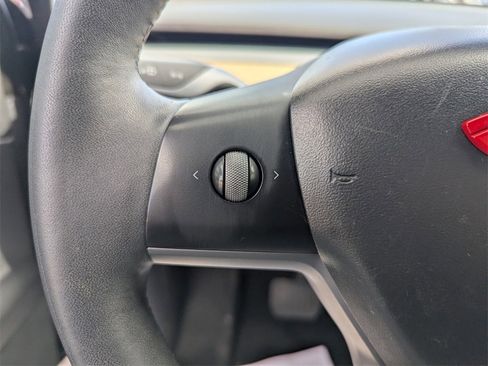 Used 2021 Tesla Model Y 2WD image 28