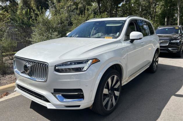 Used 2023 Volvo XC90 T8 Ultimate w/ Protection Package AWD/4WD image 3