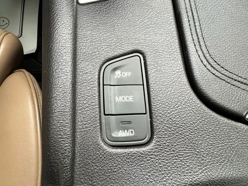 Used 2017 Cadillac XT5 Platinum w/ Driver Assist Package image 49