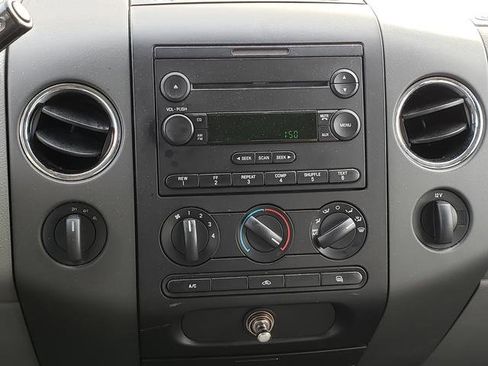 Used 2006 Ford F150 XLT image 25