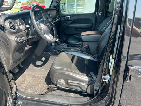 Used 2019 Jeep Wrangler Unlimited Sahara w/ Safety Group AWD/4WD image 13