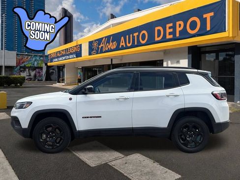 Used 2024 Jeep Compass Trailhawk AWD/4WD image 2