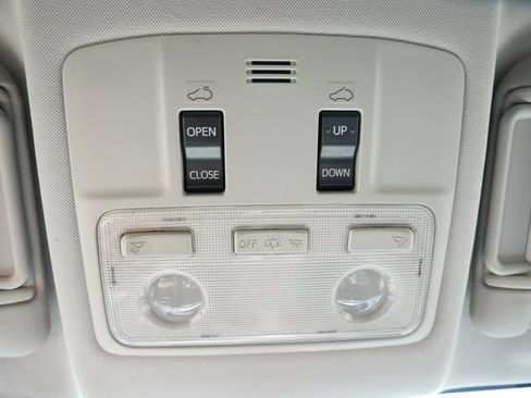 Used 2013 Toyota RAV4 Limited AWD/4WD image 24