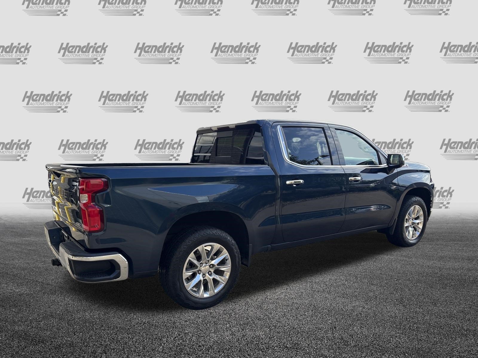 Used 2019 Chevrolet Silverado 1500 LTZ w/ LTZ Premium Package AWD/4WD image 10